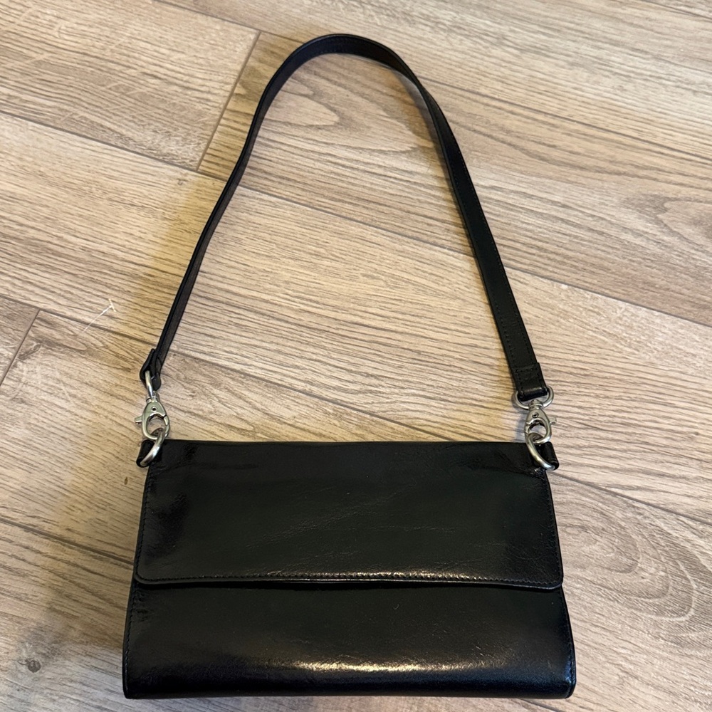 HOBO black leather shoulder clutch wallet with multiple pockets - Picture 2 of 8